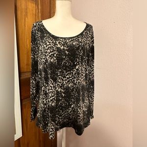 LulaRoe Lynnae Animal Print Top XL